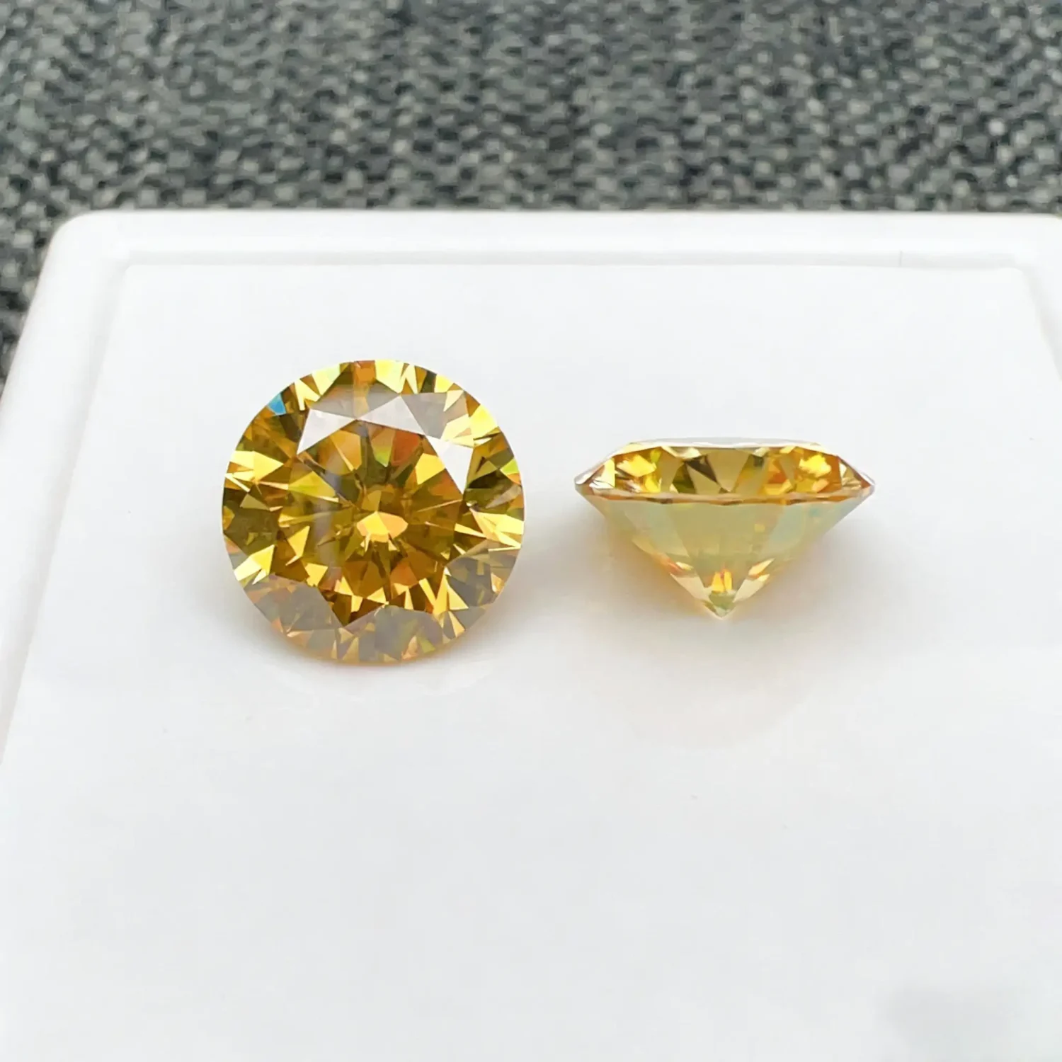0.1-10ct Round Loose Yellow Moissanite Stones - Image 3