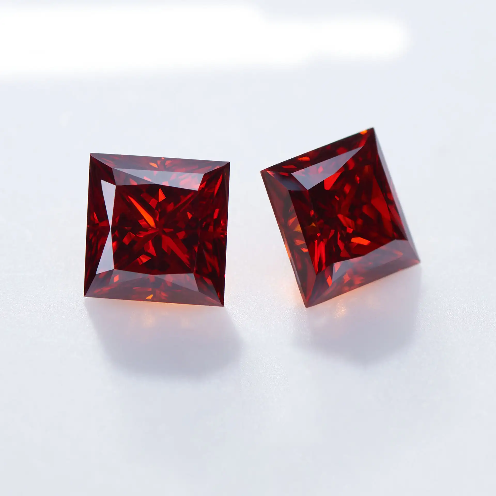 0.6-5ct Red Princess Cut Moissanite Loose Stone Wholesale