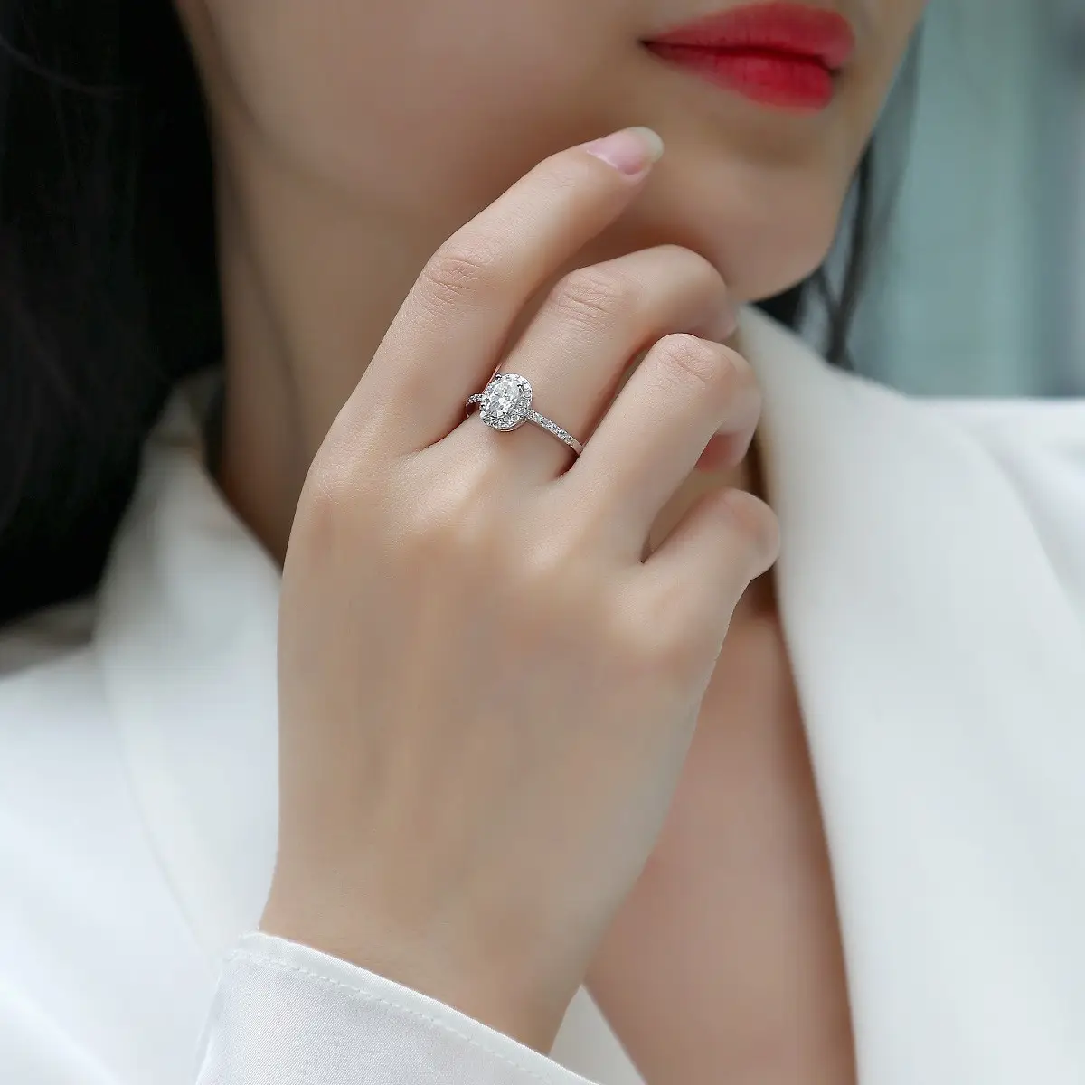 Alternative view of S925 Sterling Silver Halo 1 Carat Oval Moissanite Ring