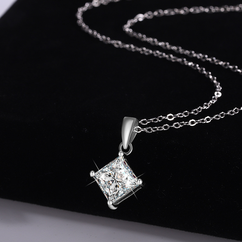 1-2 Carat S925 Sterling Silver Princess Cut Moissanite Necklace