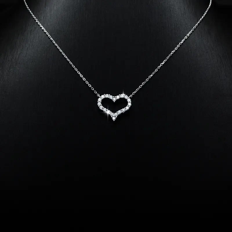 Chic 0.3-2ct S925 Sterling Silver Moissanite Heart Necklace - Image 4