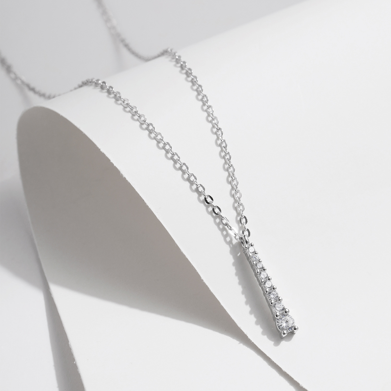 Minimalist S925 Sterling Silver D-Color Moissanite Necklace