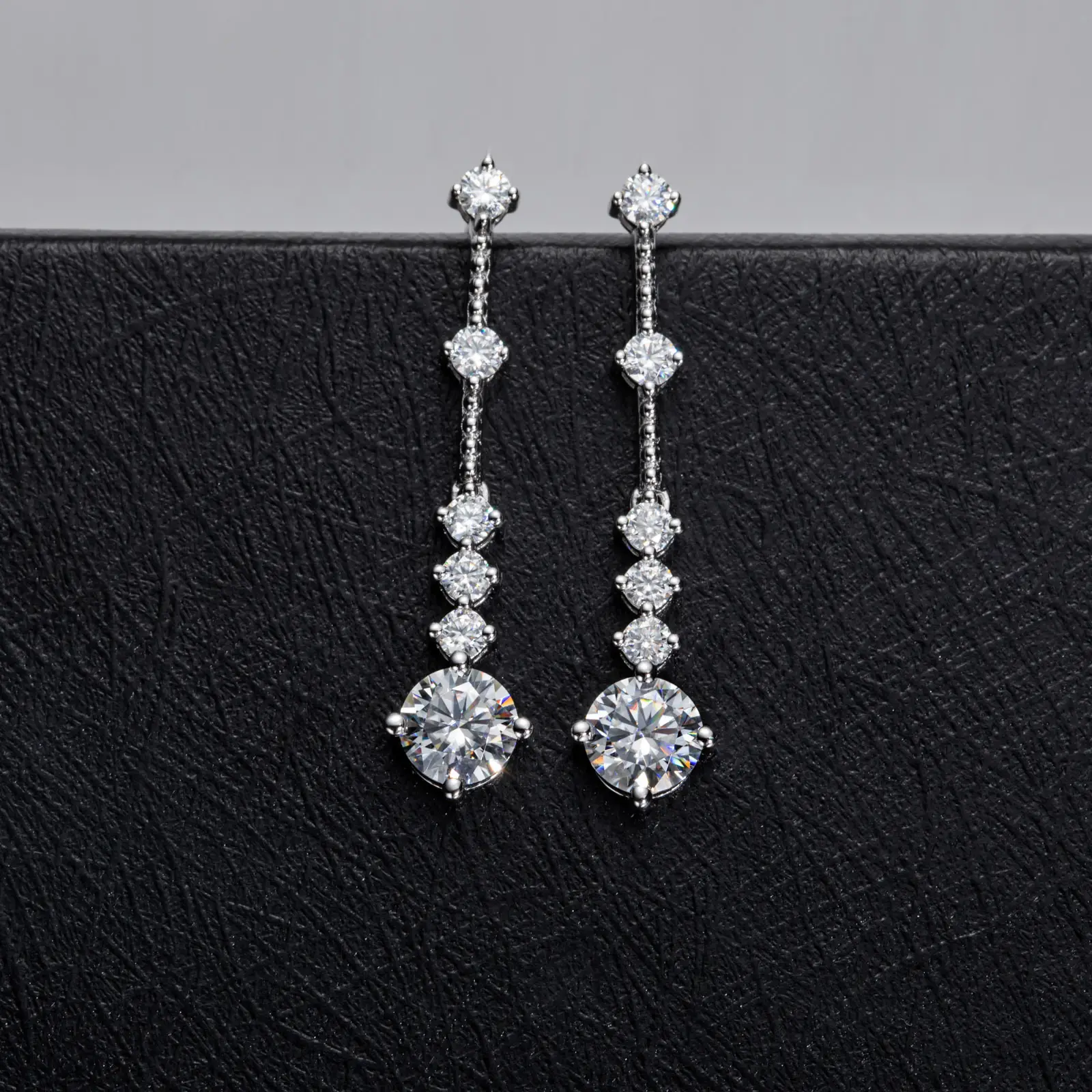 Luxury S925 Sterling Silver 1 Carat Moissanite Earrings - Image 11