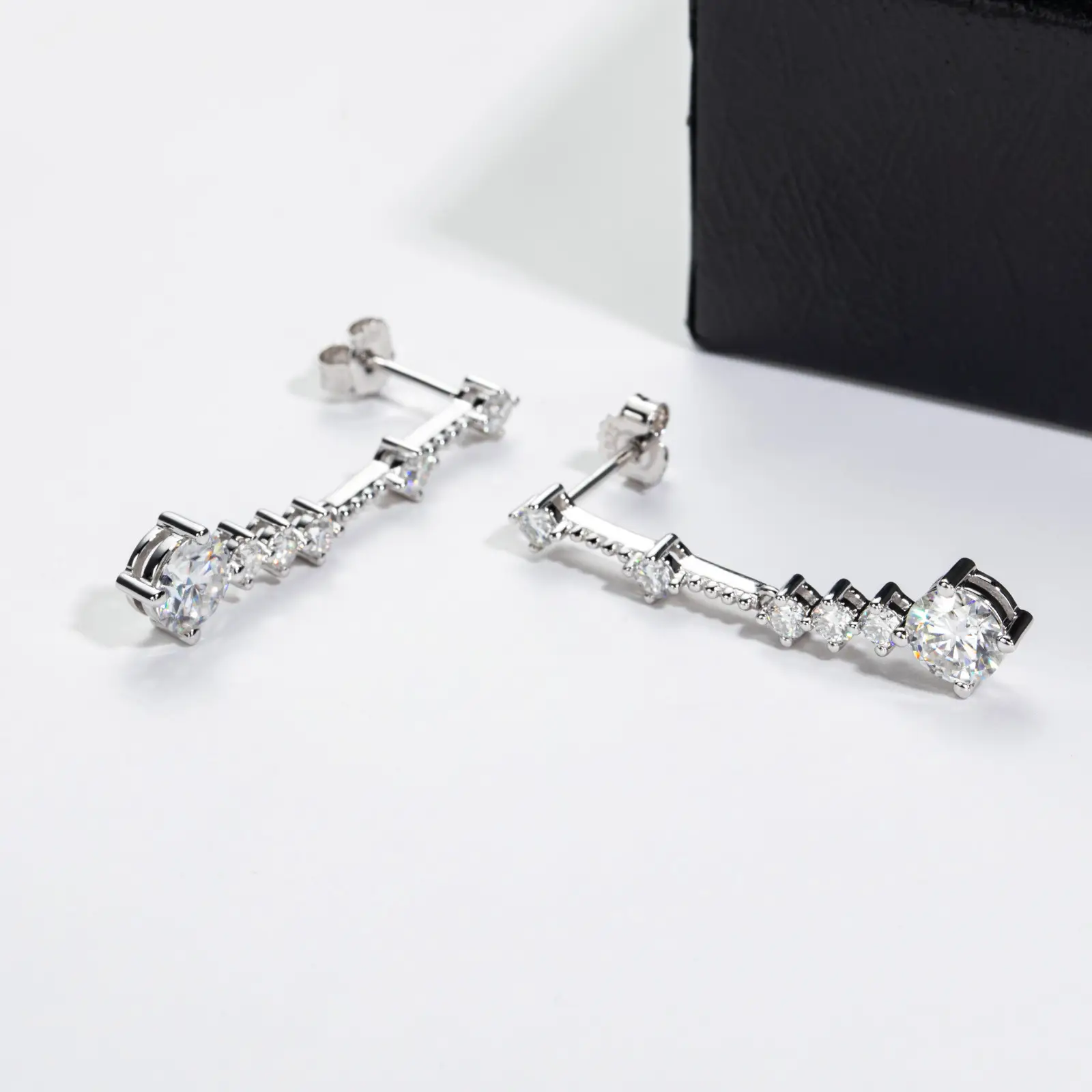Luxury S925 Sterling Silver 1 Carat Moissanite Earrings - Image 7