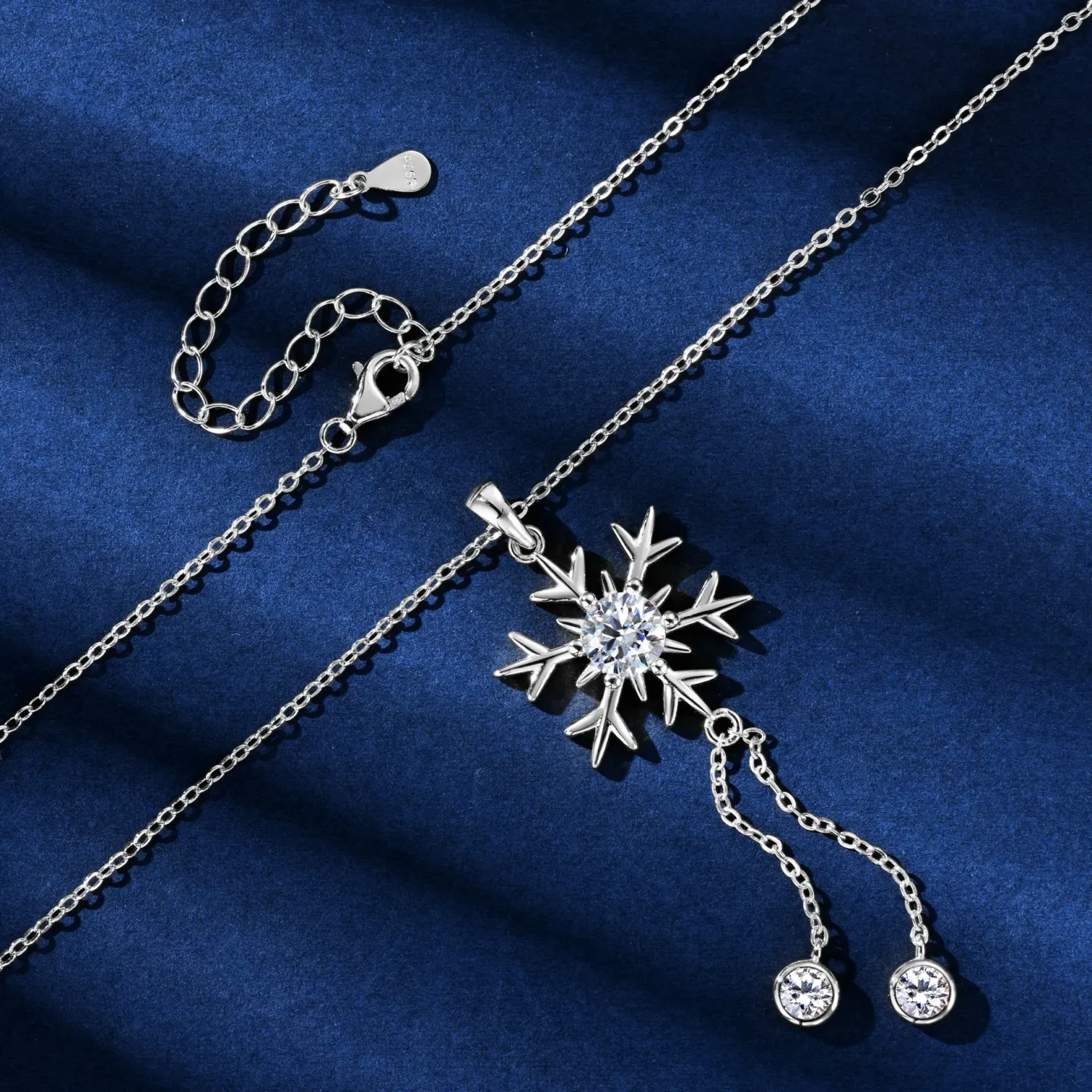 Elegant S925 Sterling Silver Snowflake moissanite necklace